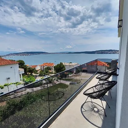 Eva 2 Апартаменты Трогир