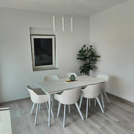 Eva 2 Апартаменты *