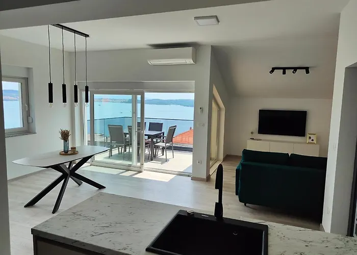 Eva 2 トロギール