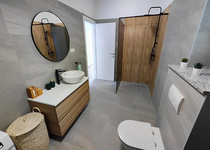 Eva 2 アパート トロギール