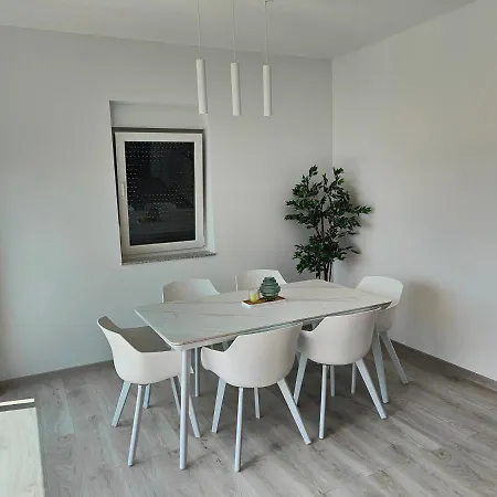 Eva 2 Apartment *