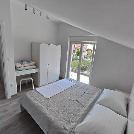 Eva 2 Apartman *